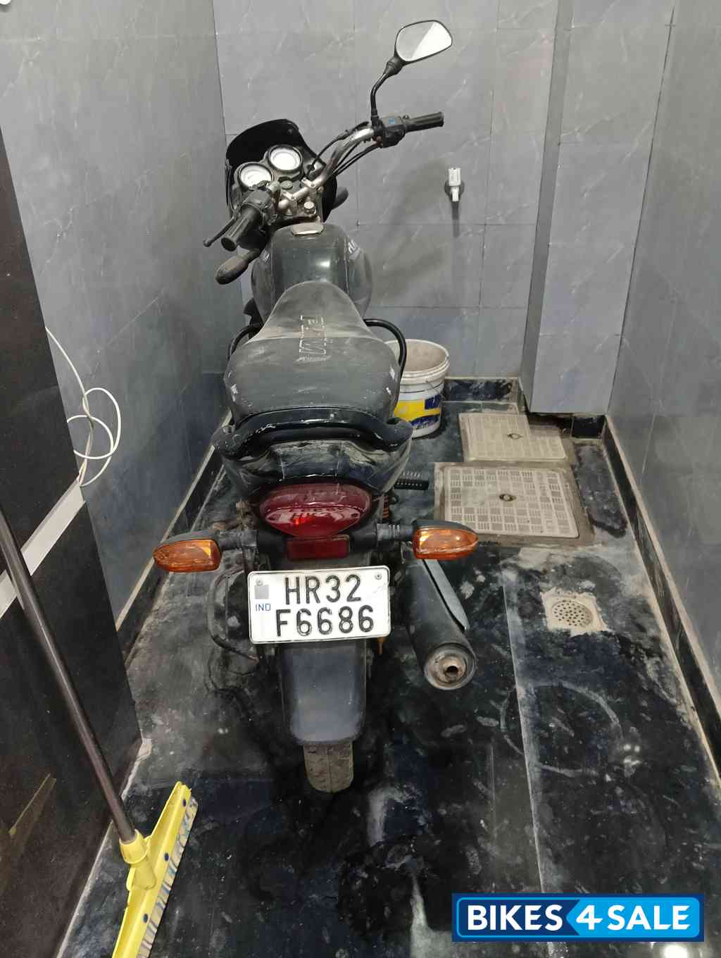 Grey Bajaj Platina 100