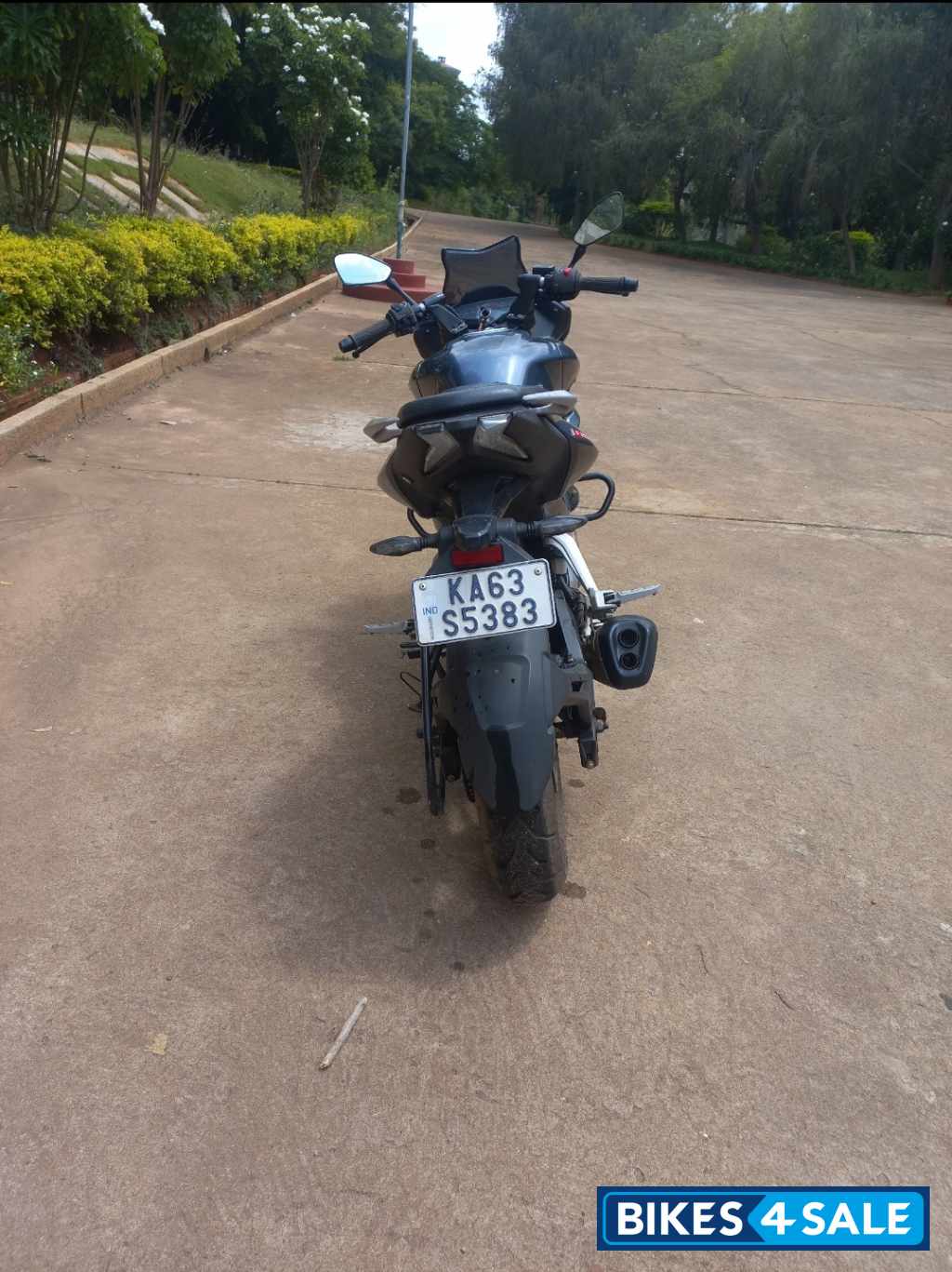 Grey Bajaj Pulsar F250 Grey Bajaj Pulsar F250