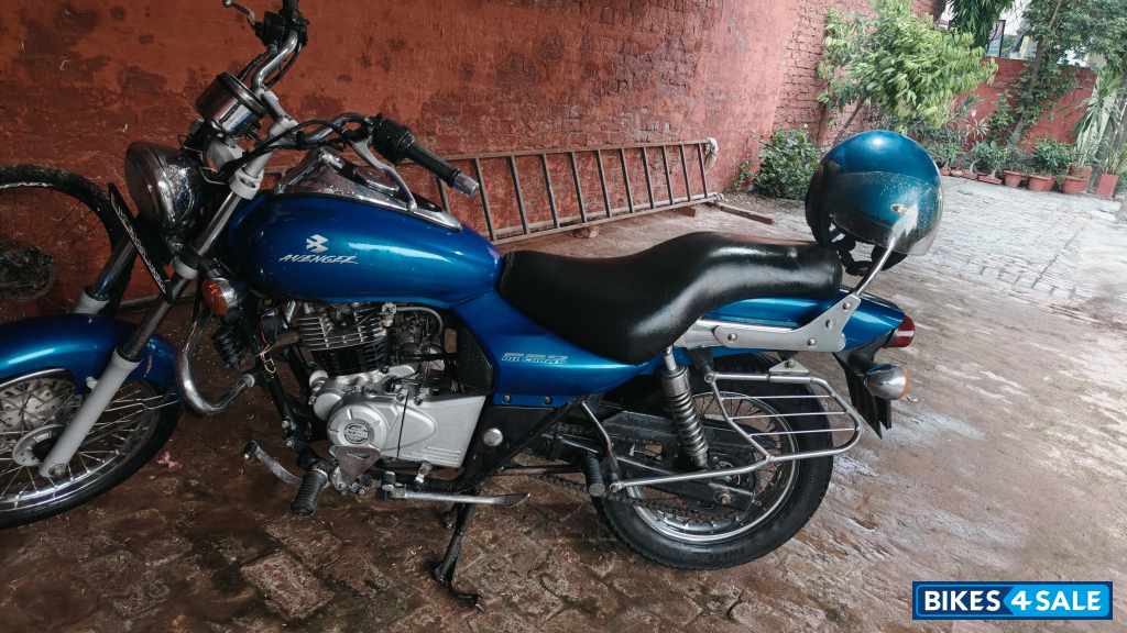 Bajaj Avenger 220 DTS-i Bajaj Avenger 220 DTS-i