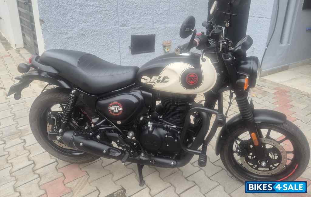Tokyo Black Royal Enfield Hunter 350 2025
