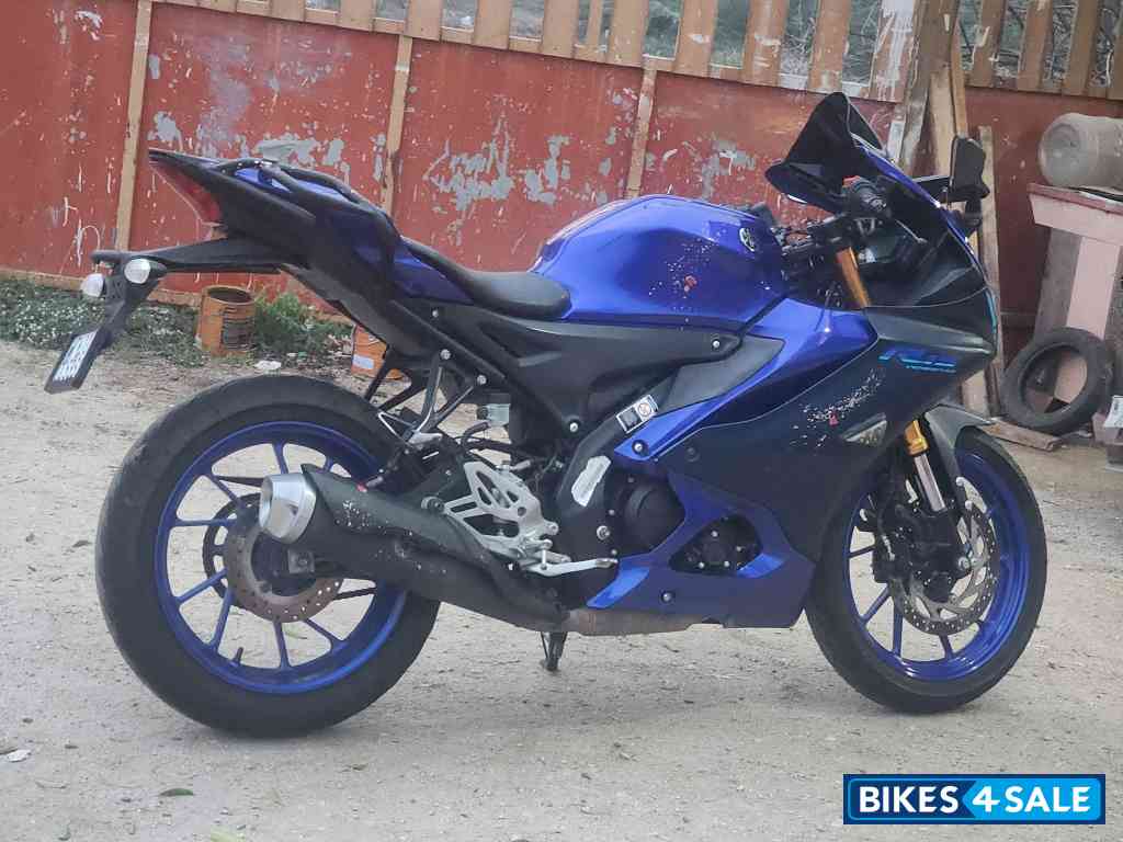 Racing Blue Yamaha R15 V4 Racing Blue Yamaha R15 V4
