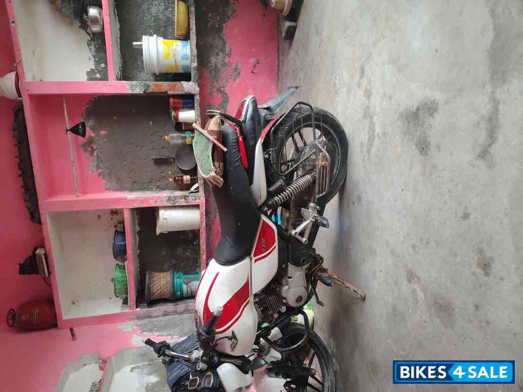 Bajaj V12 Bajaj V12