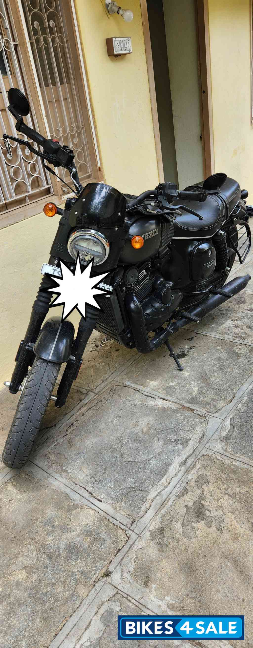 Yezdi Roadster