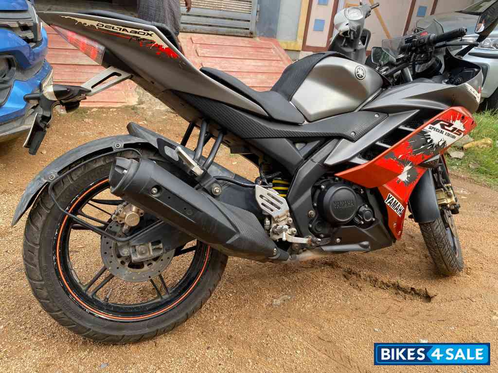 Orenge And Grey Yamaha YZF R15 V2 Orenge And Grey Yamaha YZF R15 V2