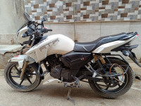 White TVS Apache RTR 180