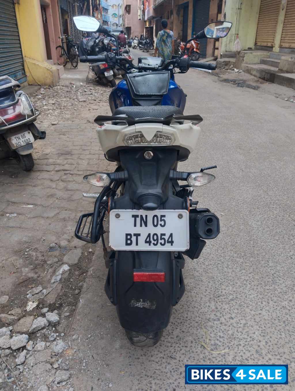 TVS Apache RTR 160 4V TVS Apache RTR 160 4V