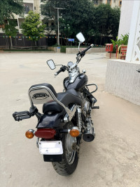 Black Bajaj Avenger 220 DTS-i