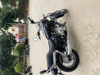 Black Bajaj Avenger 220 DTS-i