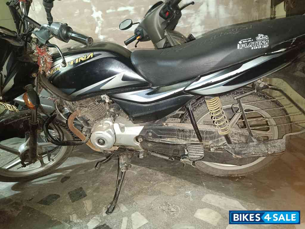 Black-grey Bajaj Platina 100 ES Black-grey Bajaj Platina 100 ES