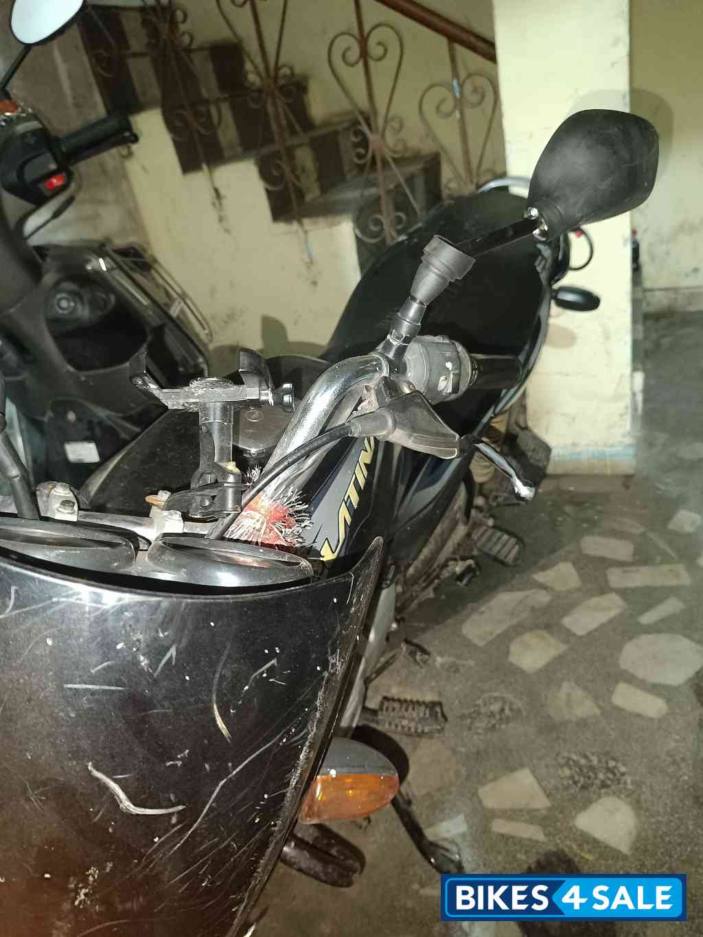 Black-grey Bajaj Platina 100 ES Black-grey Bajaj Platina 100 ES