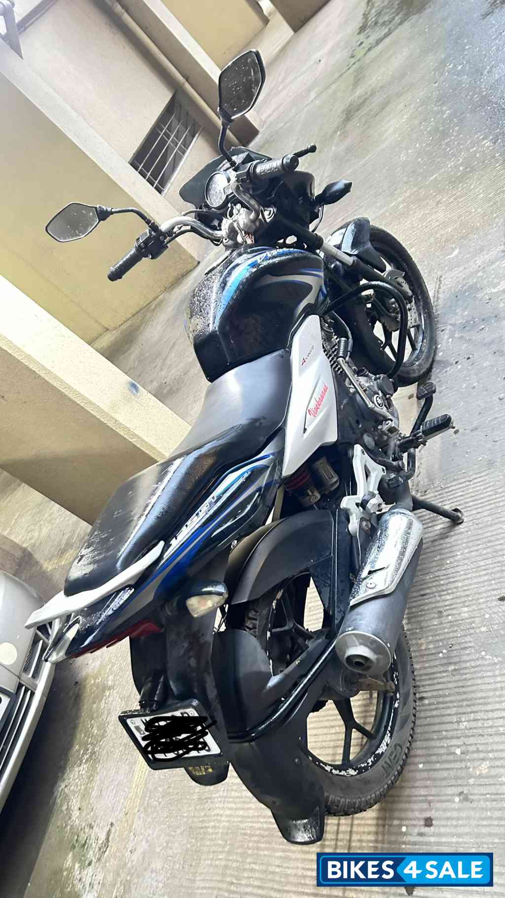 Bajaj Discover 125 ST