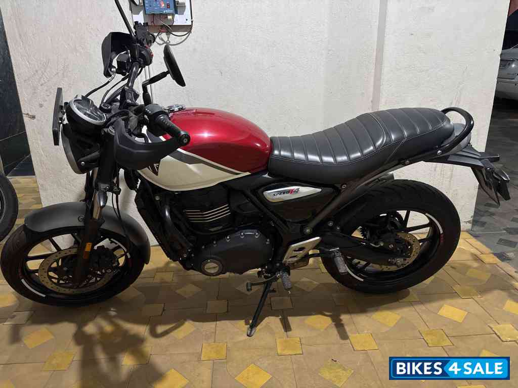 Triumph Speed T4