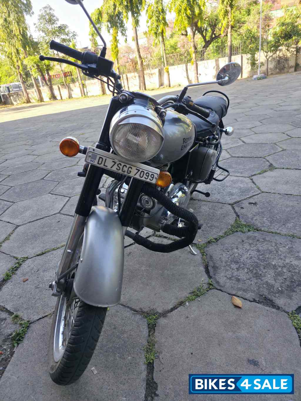 Gunmetal Grey Royal Enfield Classic Gunmetal Grey Gunmetal Grey Royal Enfield Classic Gunmetal Grey