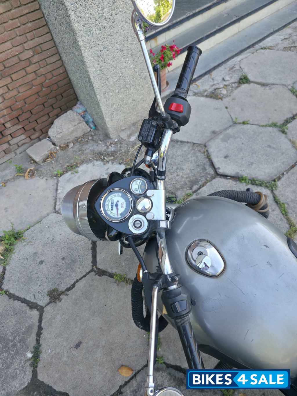 Gunmetal Grey Royal Enfield Classic Gunmetal Grey Gunmetal Grey Royal Enfield Classic Gunmetal Grey