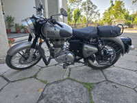 Gunmetal Grey Royal Enfield Classic Gunmetal Grey