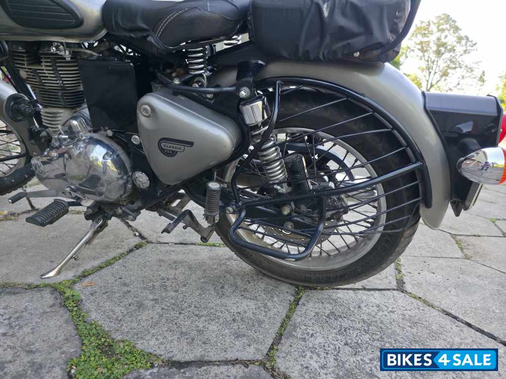 Gunmetal Grey Royal Enfield Classic Gunmetal Grey Gunmetal Grey Royal Enfield Classic Gunmetal Grey