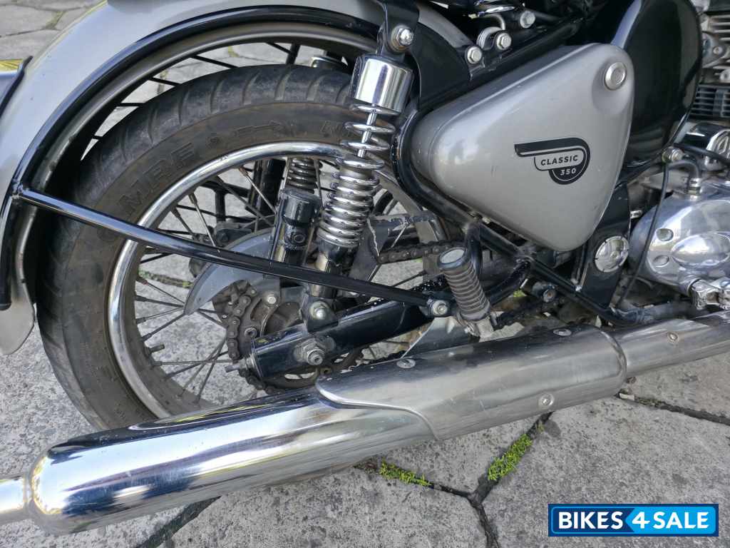 Gunmetal Grey Royal Enfield Classic Gunmetal Grey Gunmetal Grey Royal Enfield Classic Gunmetal Grey