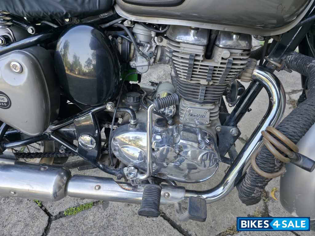 Gunmetal Grey Royal Enfield Classic Gunmetal Grey Gunmetal Grey Royal Enfield Classic Gunmetal Grey