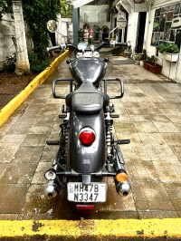 Black Royal Enfield Super Meteor 650