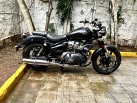 Black Royal Enfield Super Meteor 650