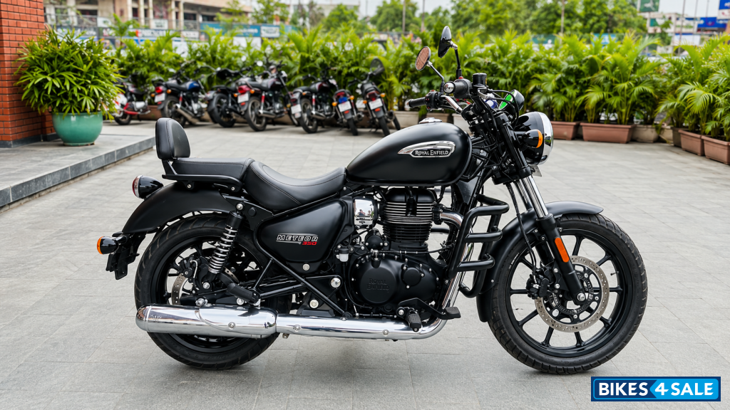 Royal Enfield Meteor 350 Fireball