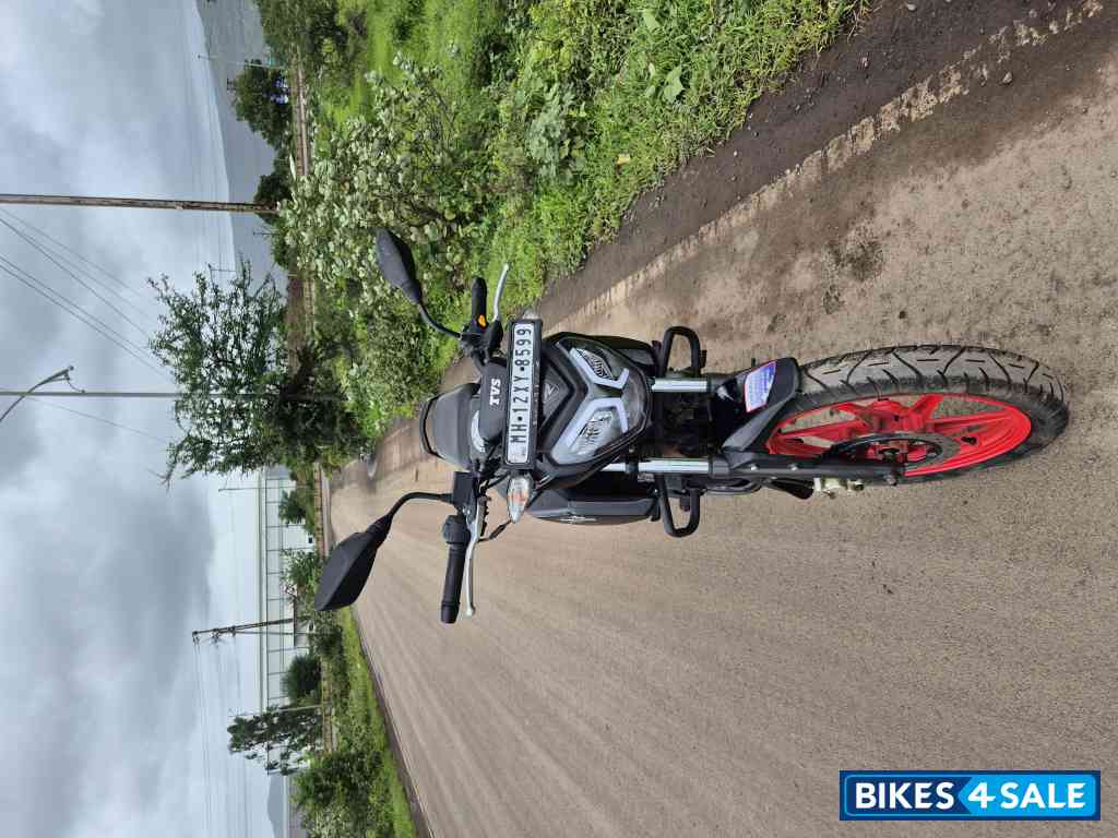 Black TVS Raider iGO Black TVS Raider iGO