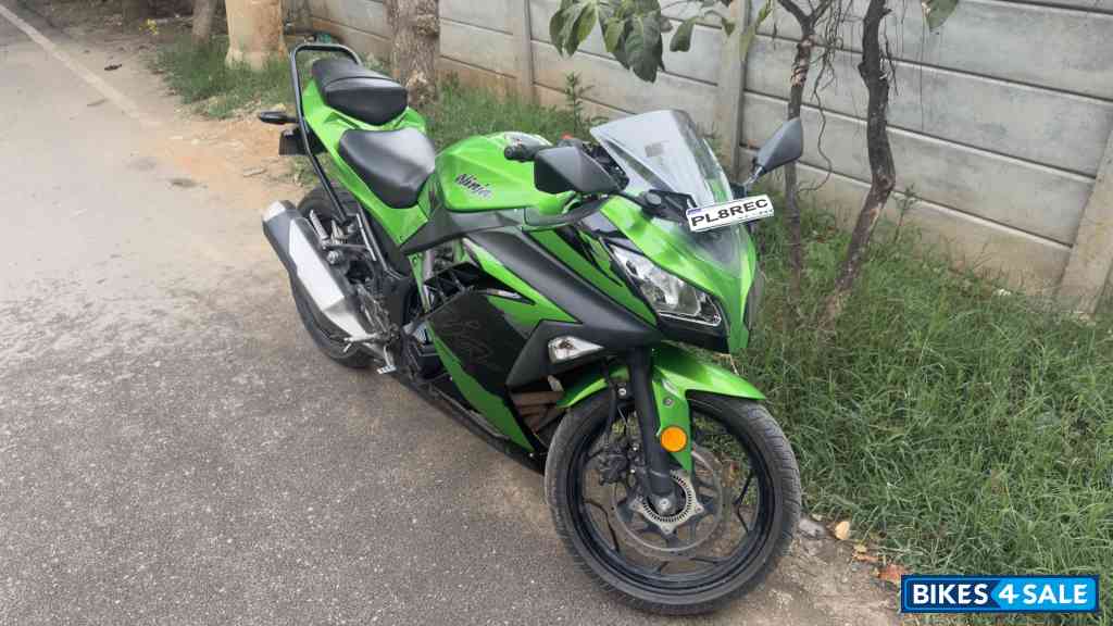 Kawasaki Ninja 300 BS6 2023 Kawasaki Ninja 300 BS6 2023