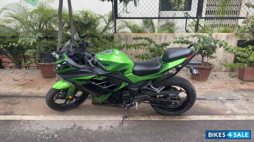 Kawasaki Ninja 300 BS6 2023 Kawasaki Ninja 300 BS6 2023