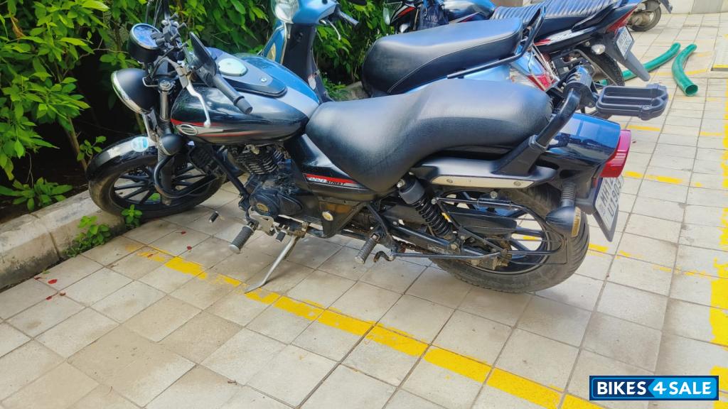 Black Bajaj Avenger Street 220