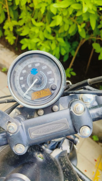 Black Bajaj Avenger Street 220
