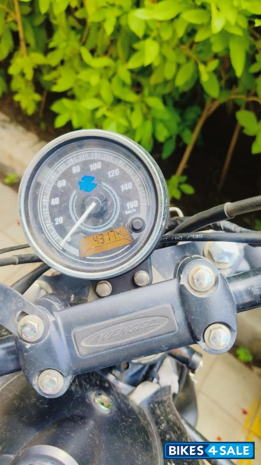 Black Bajaj Avenger Street 220 Black Bajaj Avenger Street 220
