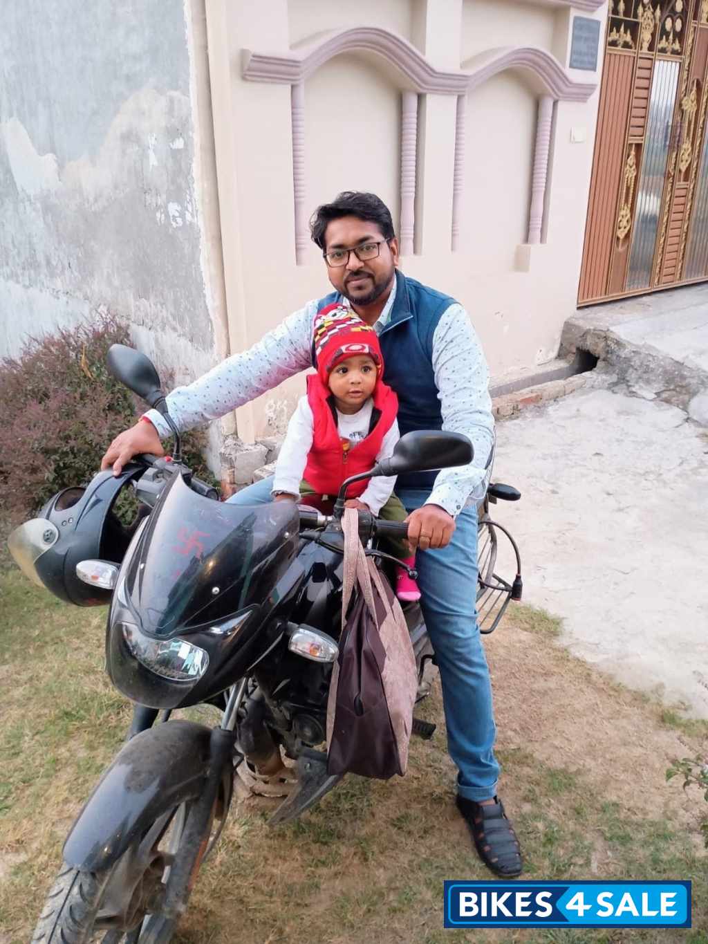 Black Bajaj Pulsar 150 DTSi