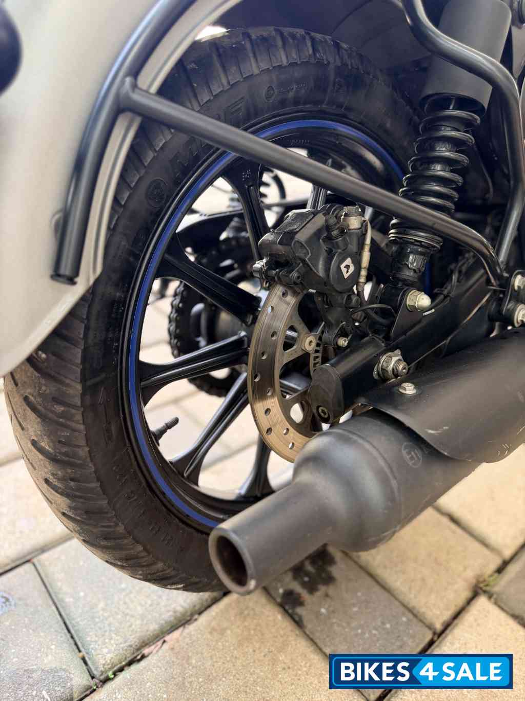 Gunmetal Grey Royal Enfield Classic 350 Dual Channel BS6 Gunmetal Grey Royal Enfield Classic 350 Dual Channel BS6