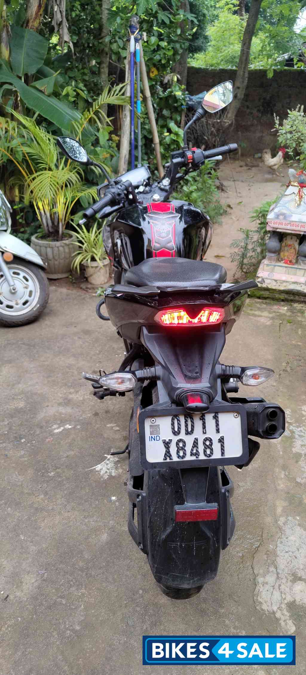 Black TVS Apache RTR 200 Fi 4V Race Edition 2.0 Black TVS Apache RTR 200 Fi 4V Race Edition 2.0