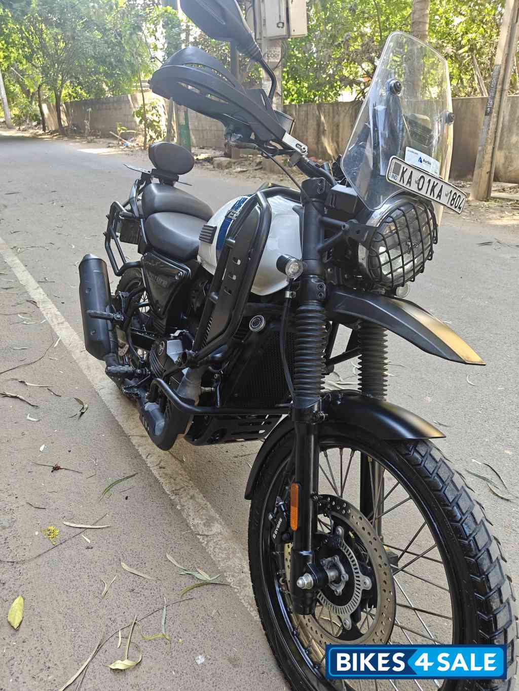 Yezdi Adventure Gloss