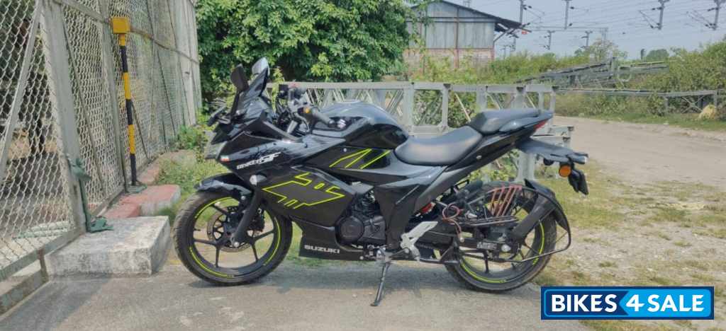 Suzuki Gixxer SF