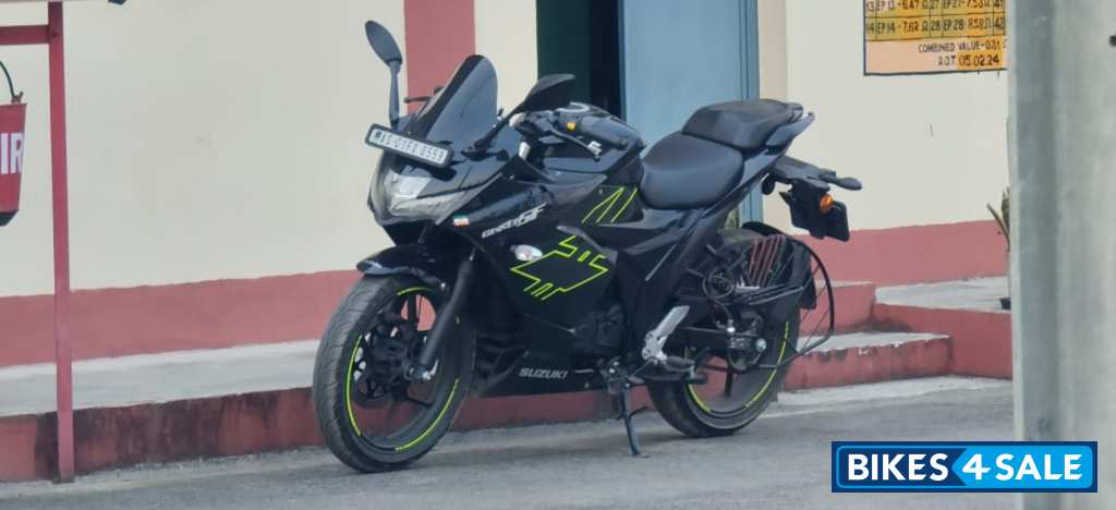 Suzuki Gixxer SF