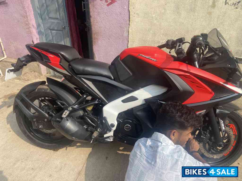 Bajaj Pulsar RS 200 BS6