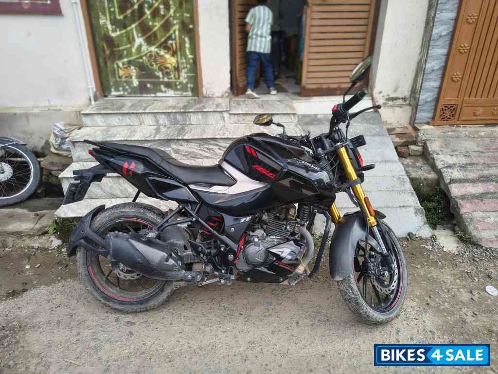 Black Hero Xtreme 160R 4V Connected 2.0