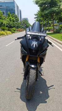 Yamaha R15 V4