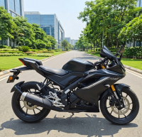 Yamaha R15 V4