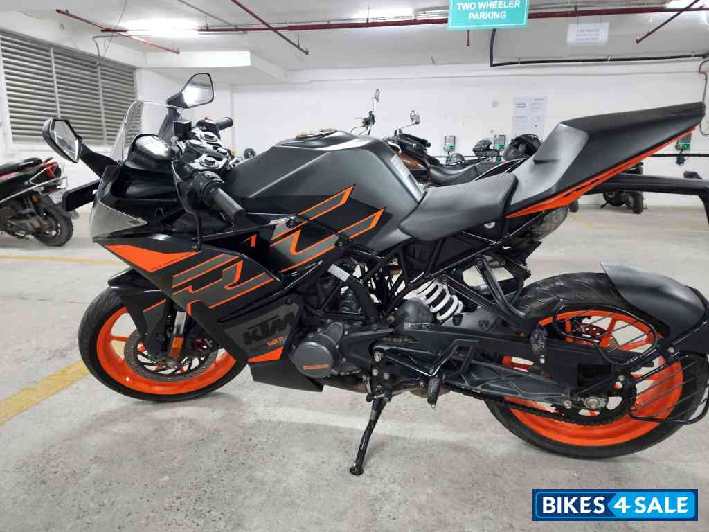 Black And Orange KTM RC 200