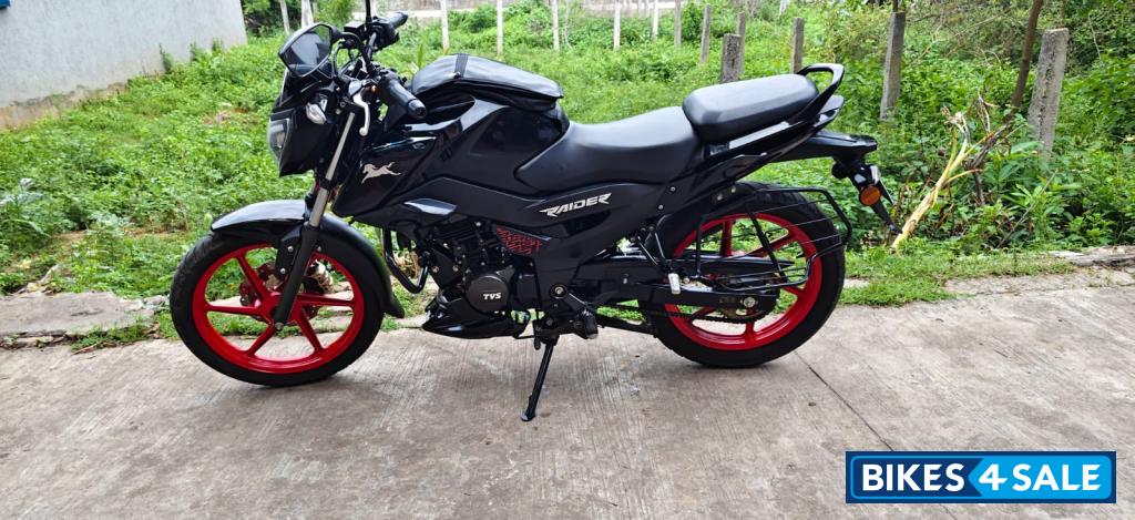TVS Raider Split Seat TVS Raider Split Seat