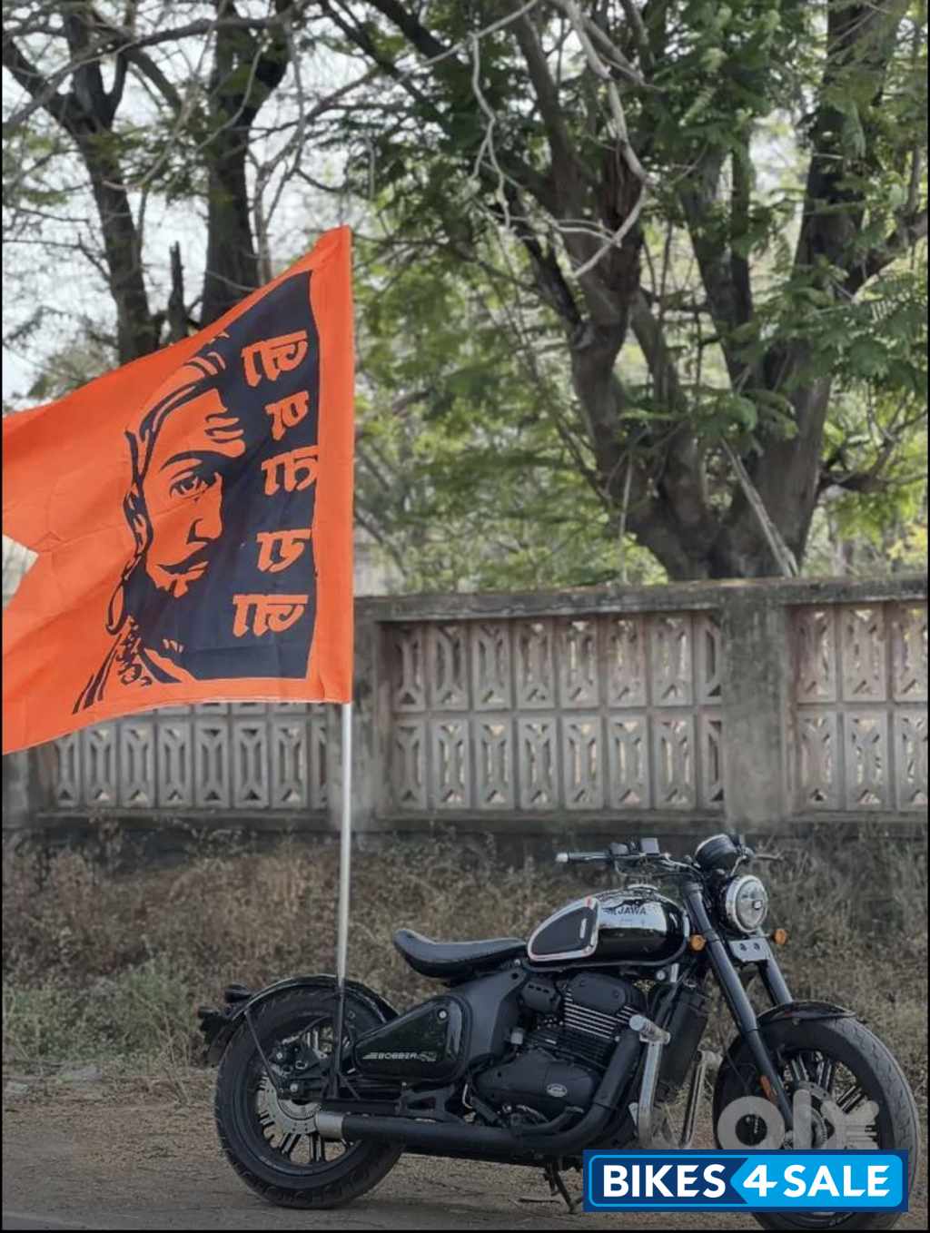 Jawa 42 Bobber Black Mirror