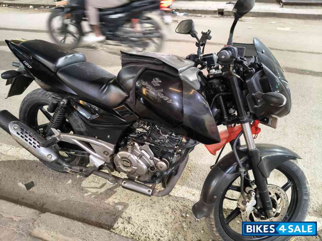 Black Bajaj Pulsar 180 DTSi