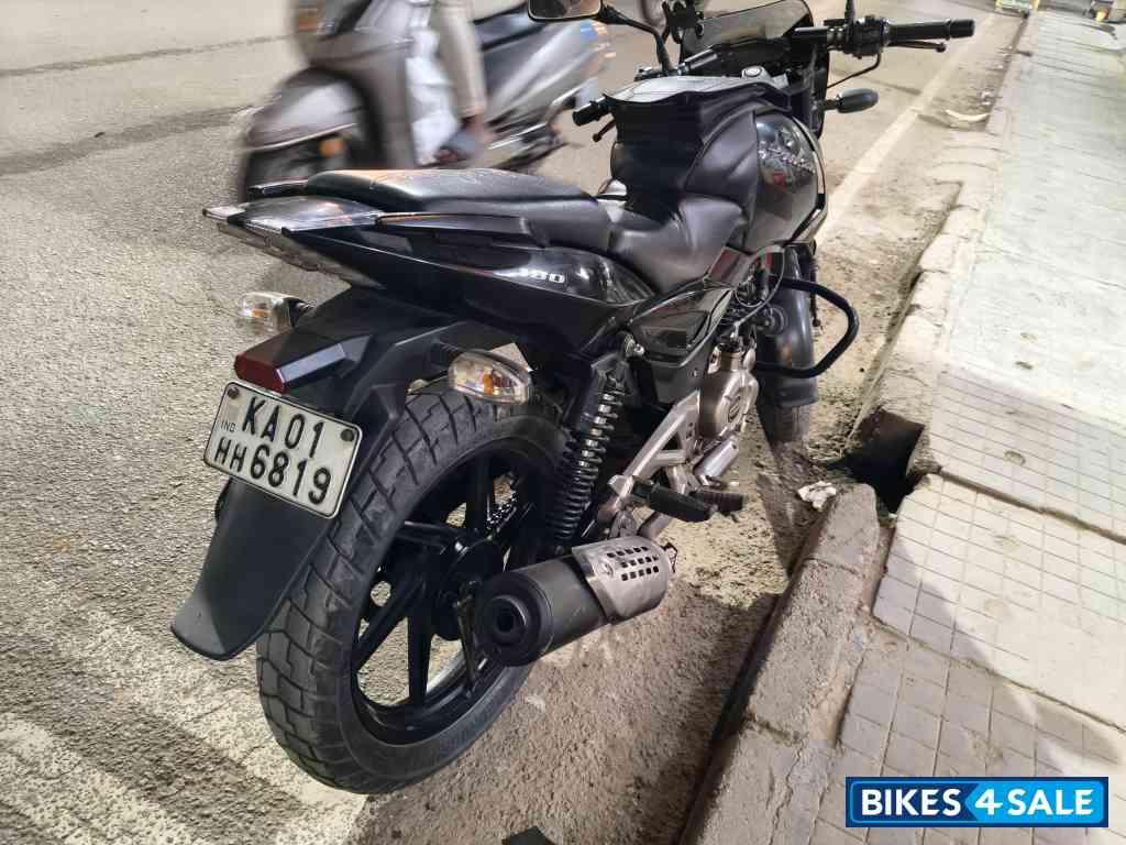 Black Bajaj Pulsar 180 DTSi