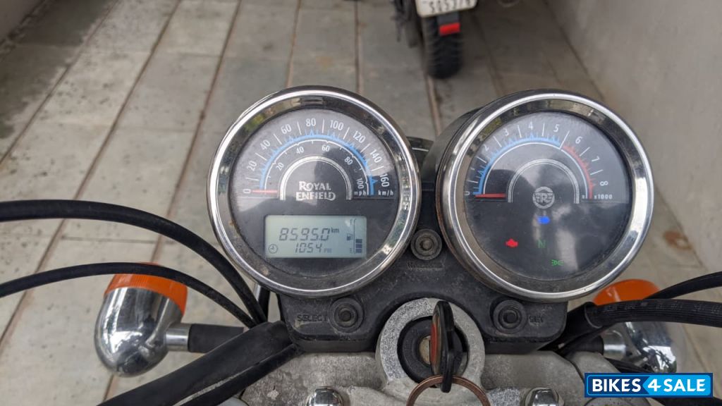 Lightning Royal Enfield Thunderbird 500