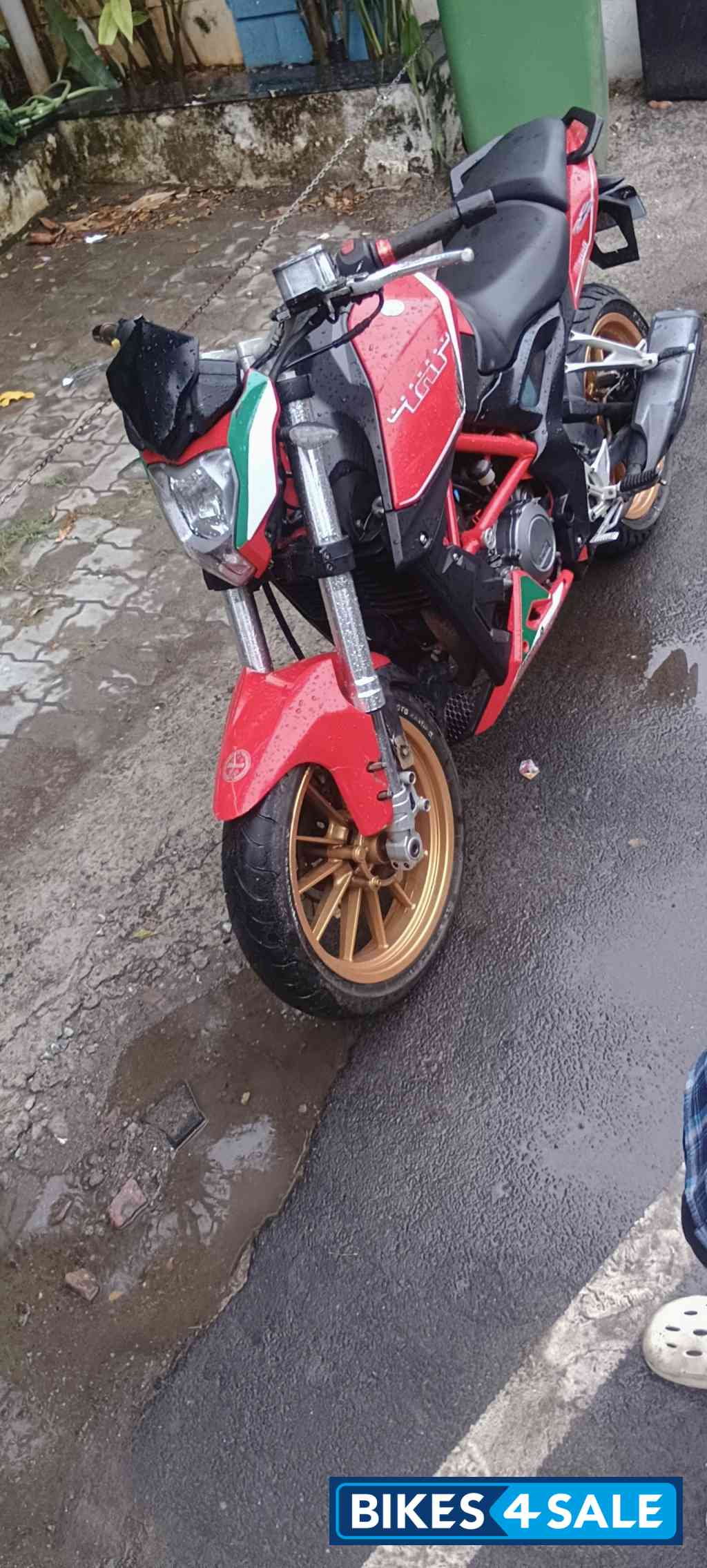 Red Benelli TNT 25 Red Benelli TNT 25