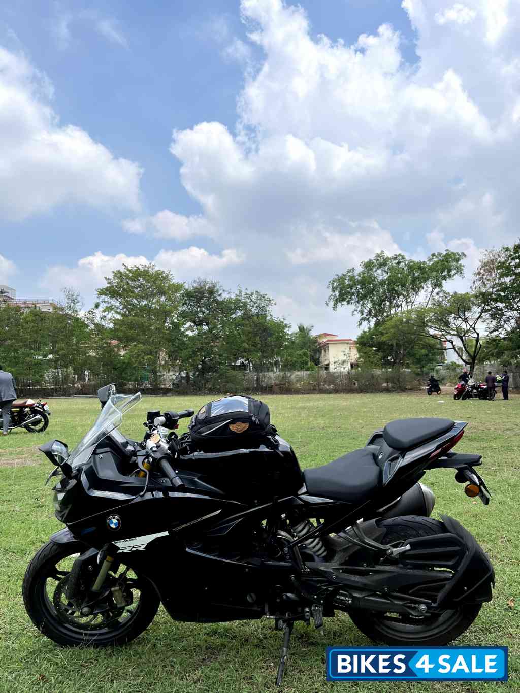 Black BMW G 310 RR