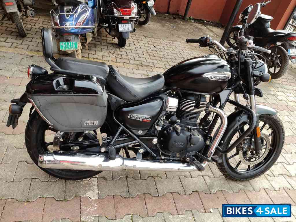Black Royal Enfield Meteor 350 Stellar